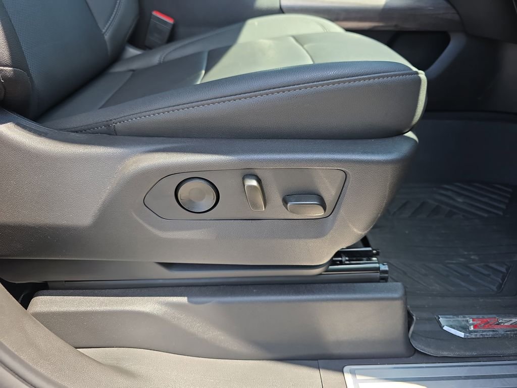 Used 2026 Black Chevrolet LTZ image 37