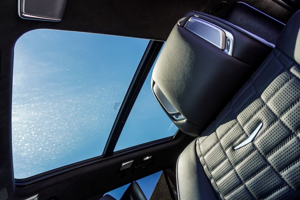 Used 2025 White Cadillac V-Series image 8