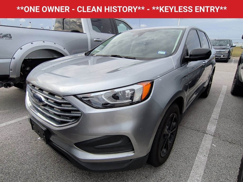 Used 2022 Iconic Silver Metallic Ford SE image 2