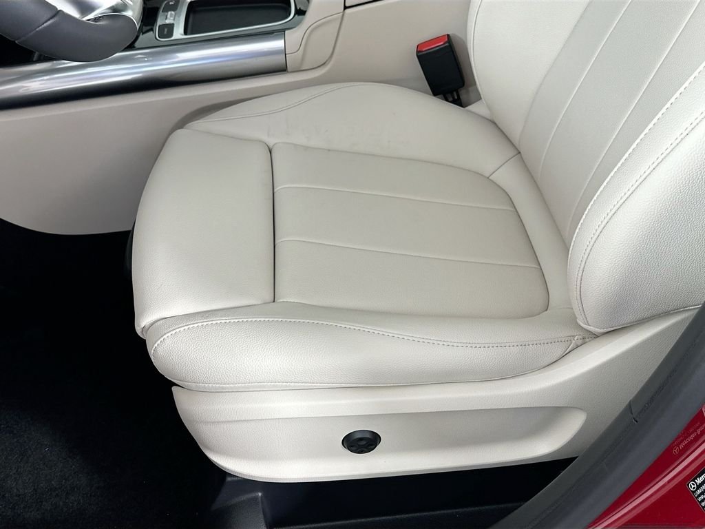 New 2026 MANUFAKTUR Patagonia Red Metallic Mercedes-Benz GLA 250 image 18