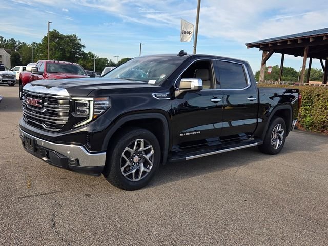 Used 2022 Black GMC SLT image 3