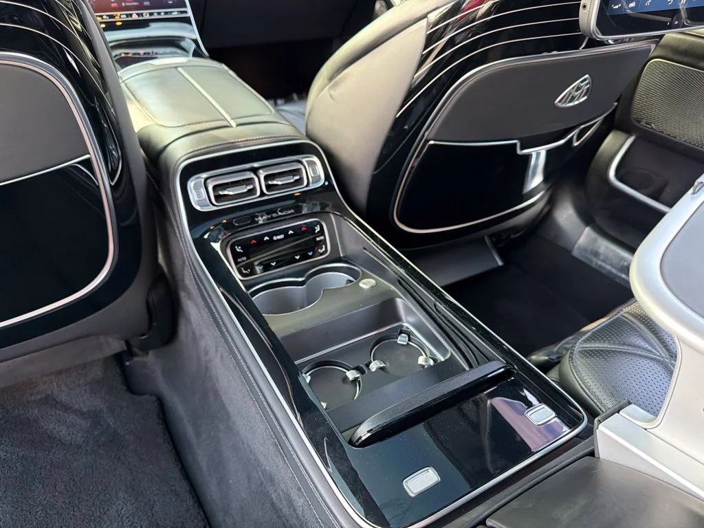 Used 2023 Black Mercedes-Benz Maybach S 580 image 31