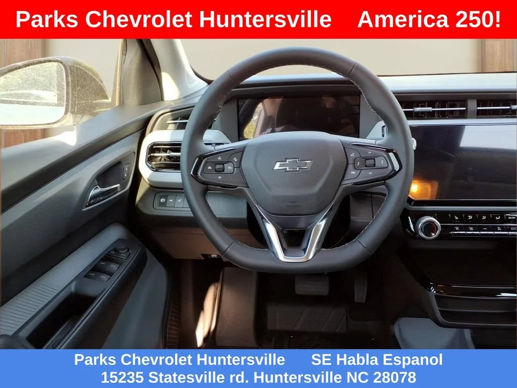 New 2027 Summit White Chevrolet LT image 21
