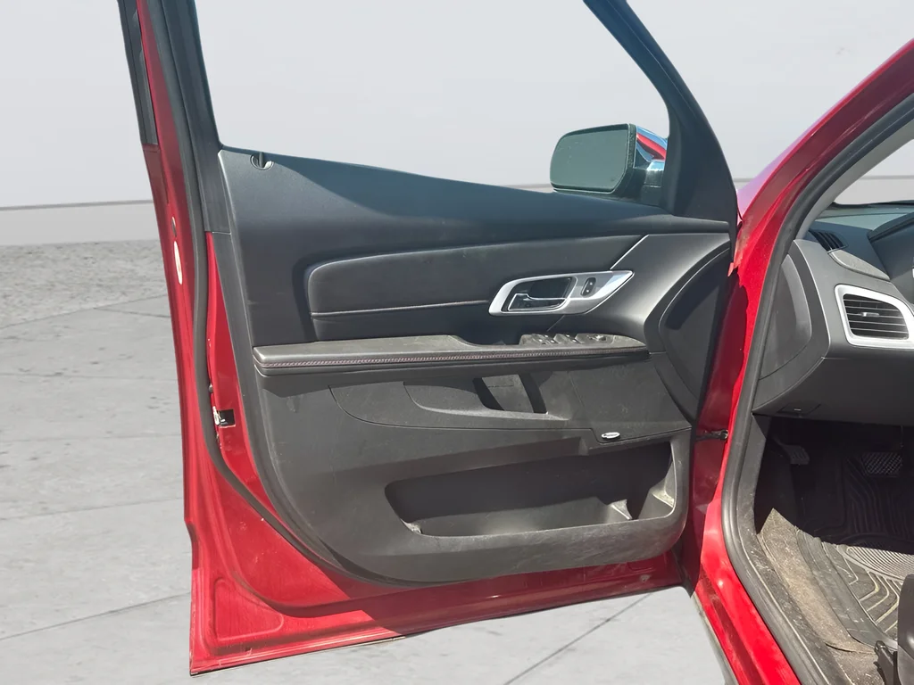 Used 2015 Red GMC SLE-2 image 10