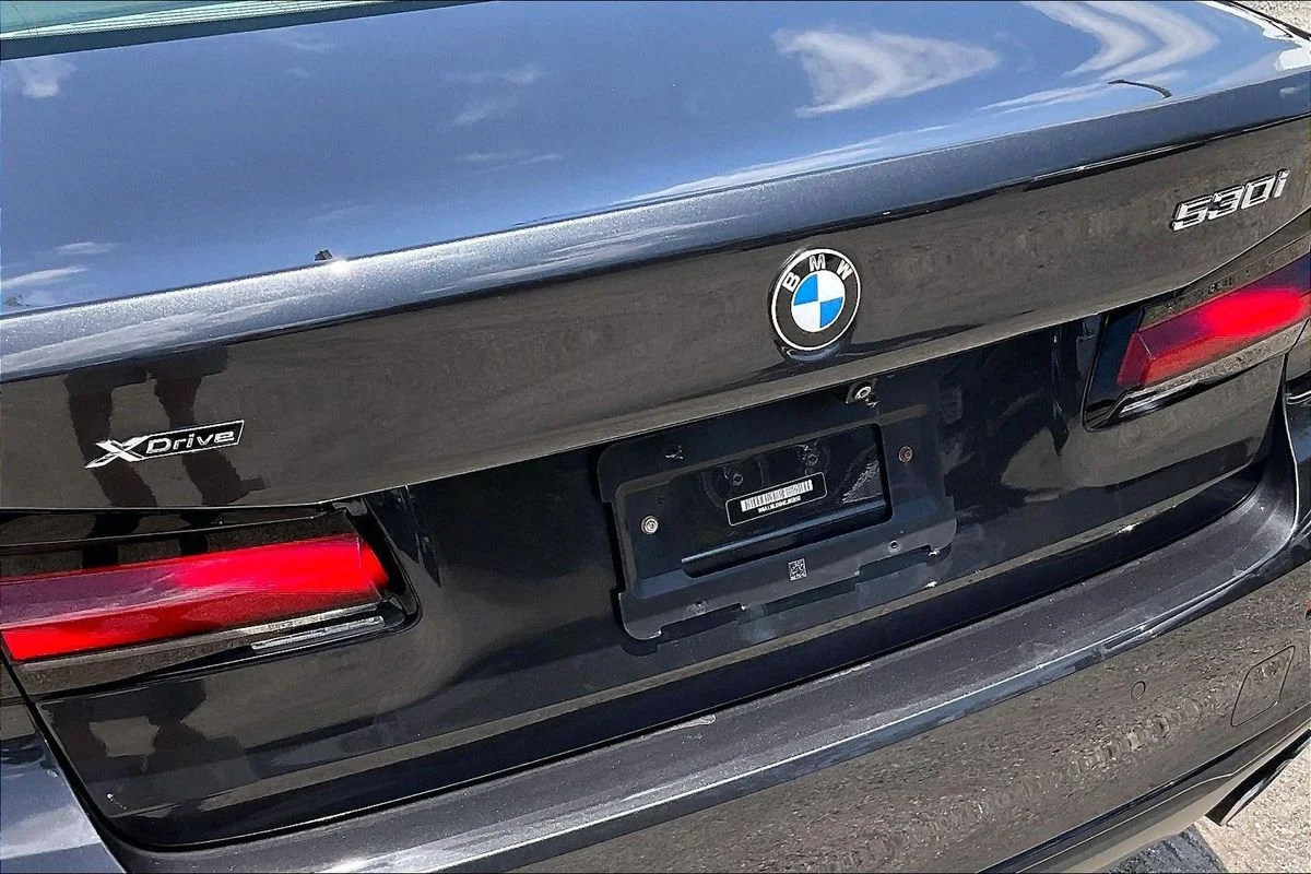 Used 2022  BMW i xDrive image 24