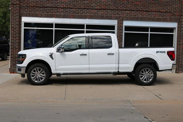 New 2026 Oxford White Ford XLT image 2