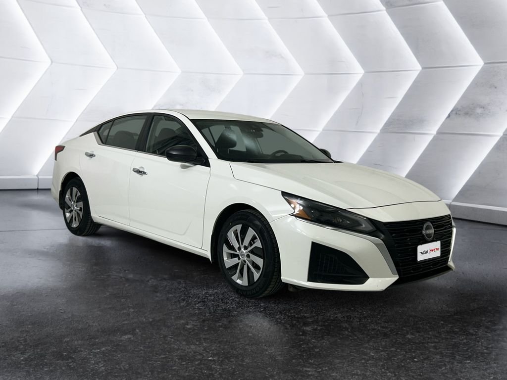 Used 2024 White Nissan 2.5 S image 1