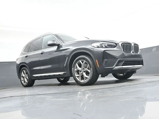 Used 2024 Gray BMW sDrive30i image 31