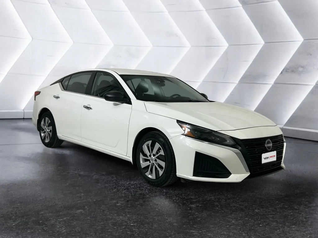 Used 2024 White Nissan 2.5 S image 1