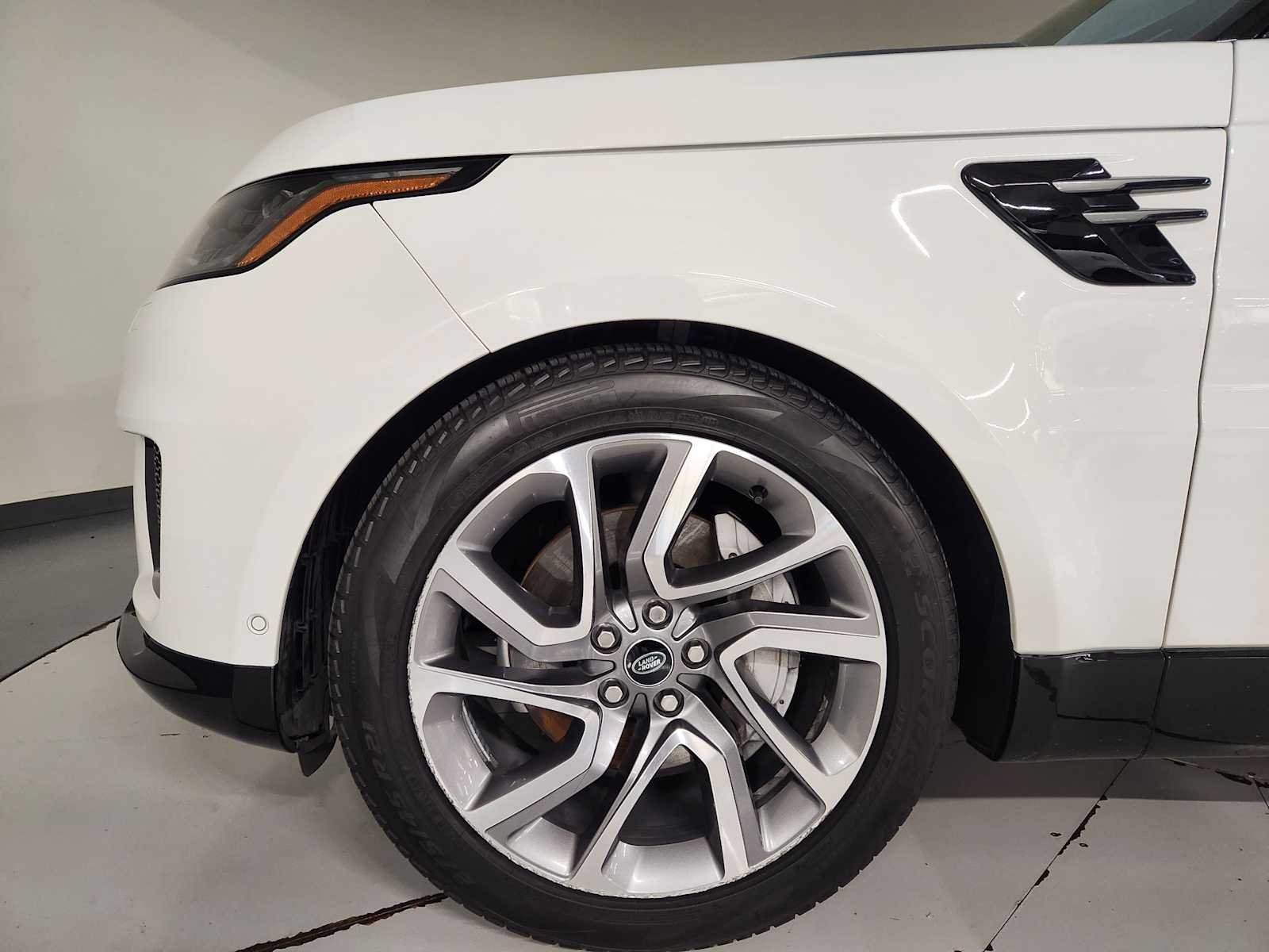Used 2022 Fuji White Land Rover HSE Silver Edition image 11