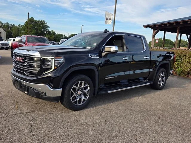 Used 2022 Black GMC SLT image 3