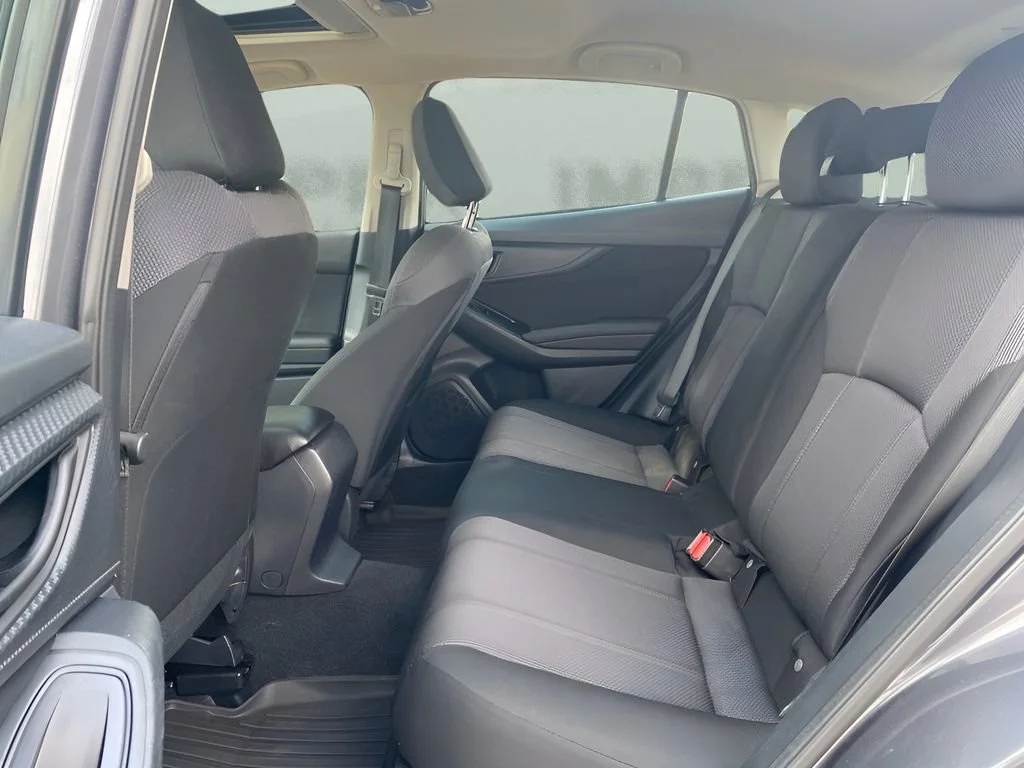 Used 2020  Subaru Premium image 12