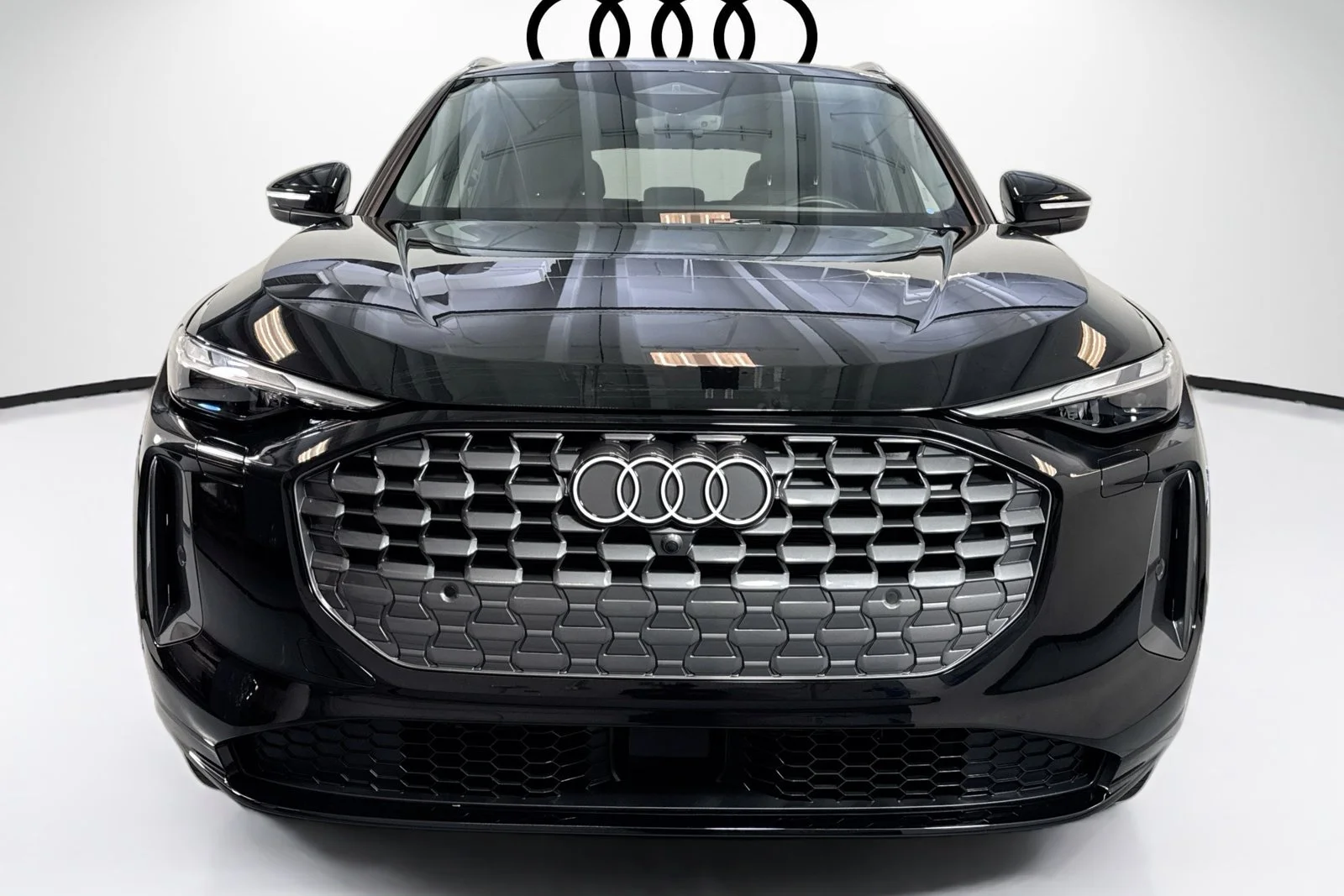 Used 2025 Mythos Balck Audi Premium image 3