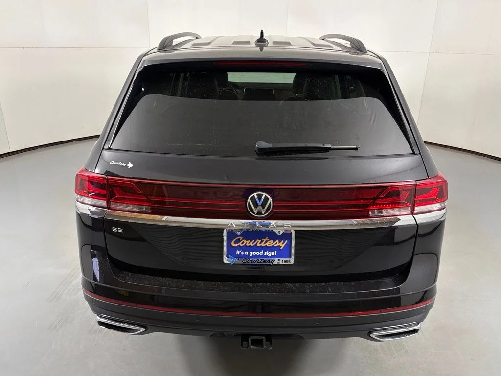 Used 2025 Black Volkswagen 2.0T SE w/Technology image 6