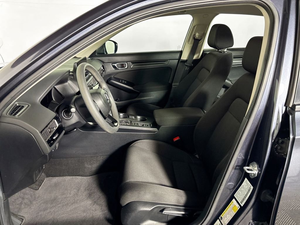 Used 2025 Meteorite Gray Metallic Honda LX image 11