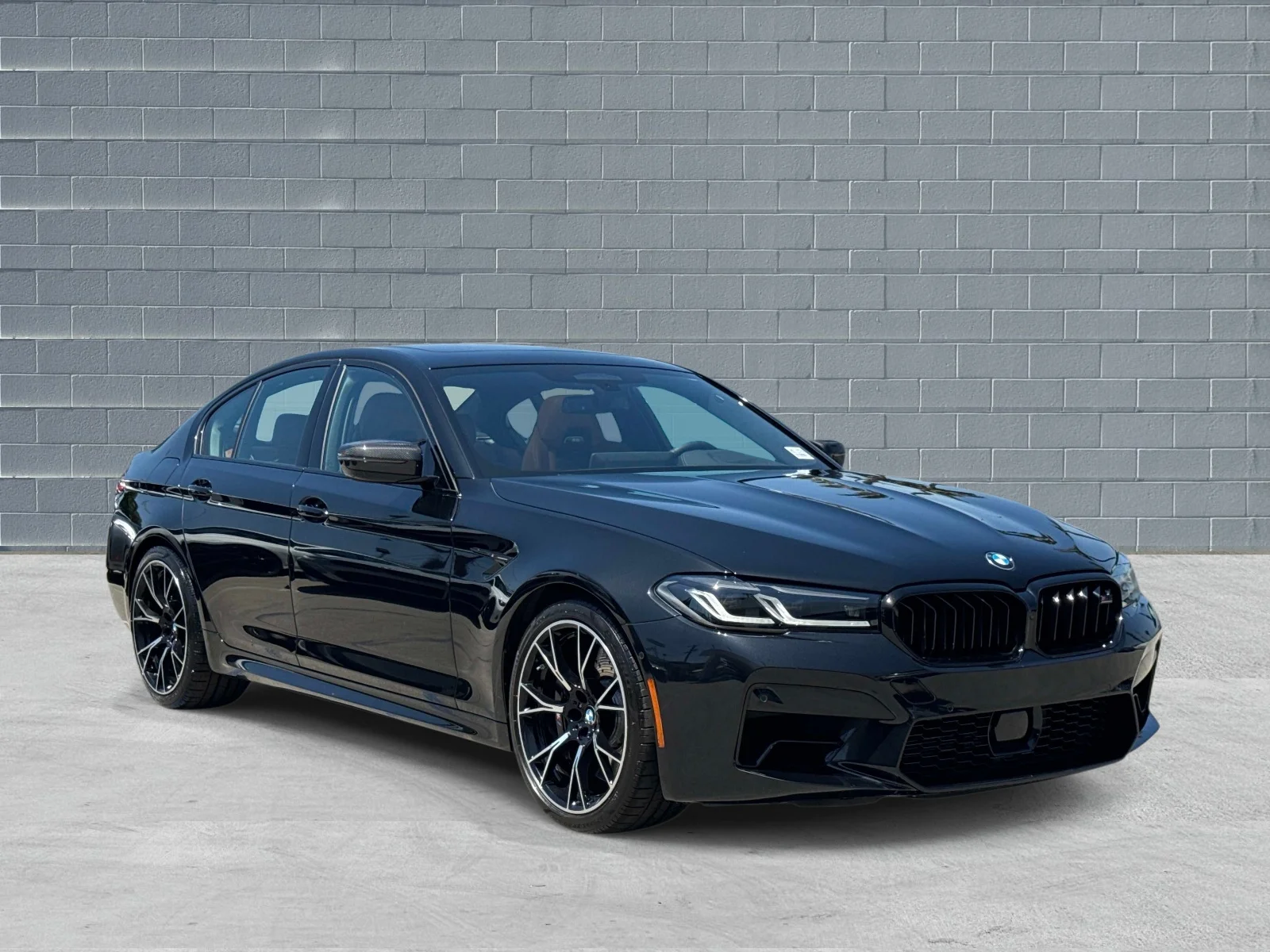 2023 BMW M5 -'s photo