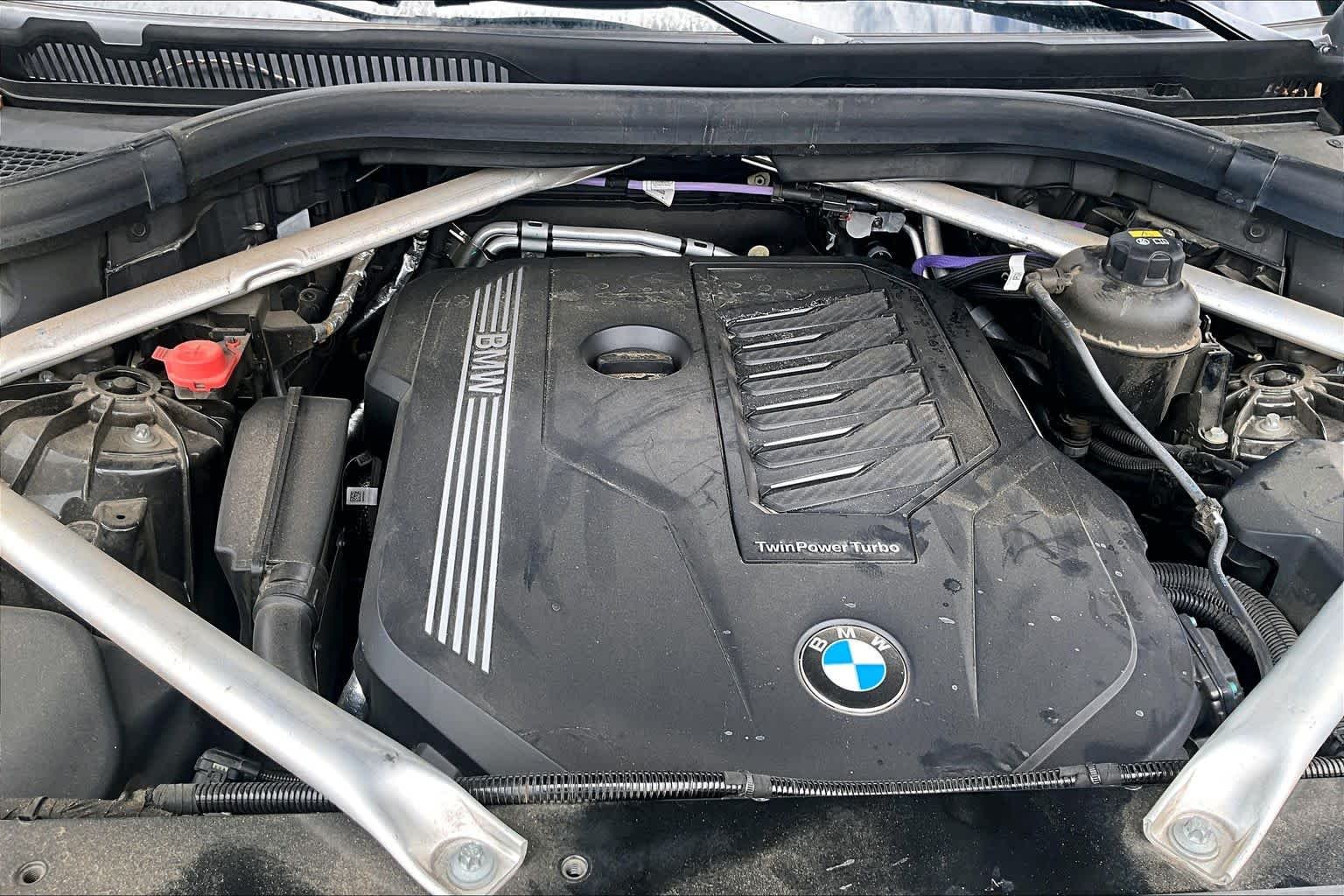 Used 2022 Dark Graphite Metallic BMW xDrive40i image 31