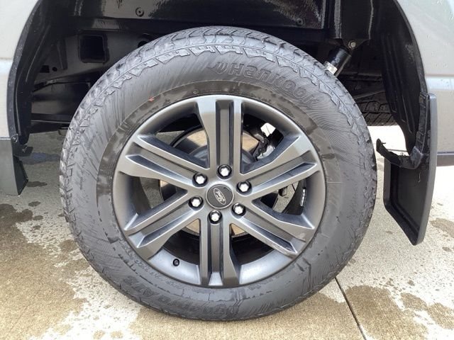 Certified Used 2022 Gray Metallic Ford Lariat image 7