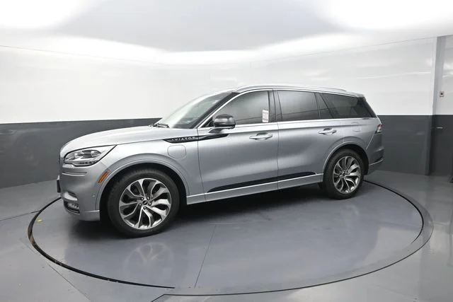 Used 2022 Silver Lincoln Grand Touring image 51