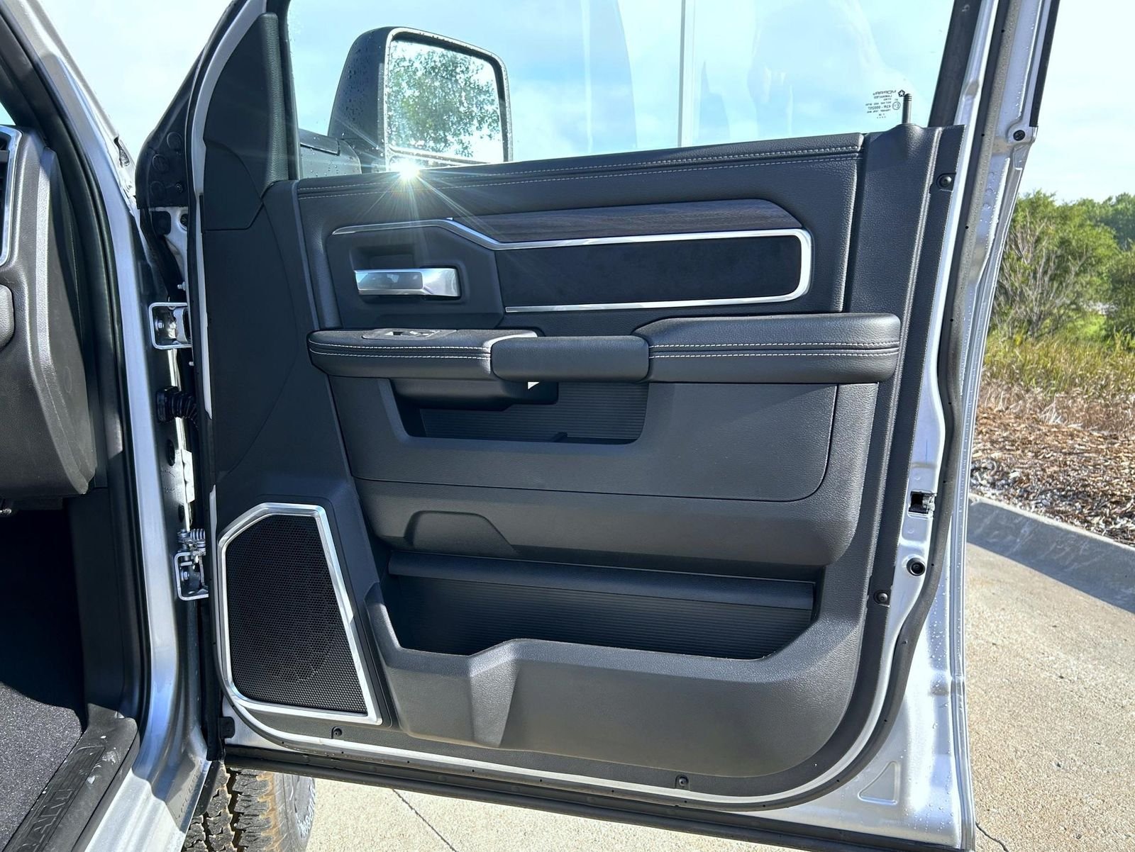 New 2026 Silver-Zynith Exterior Paint RAM Laramie image 16