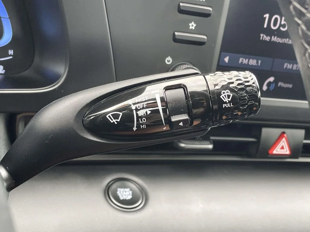 Used 2025 Amazon Gray Hyundai SEL Sport image 13