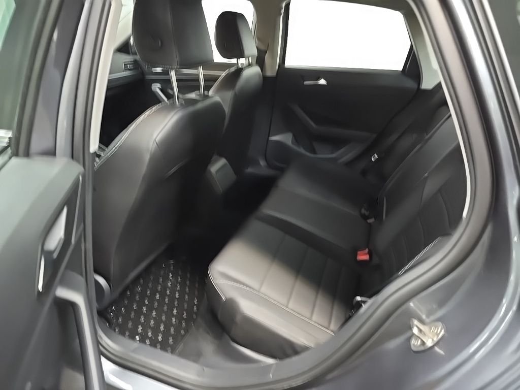 Used 2023 Gray Volkswagen 1.5T SE image 29