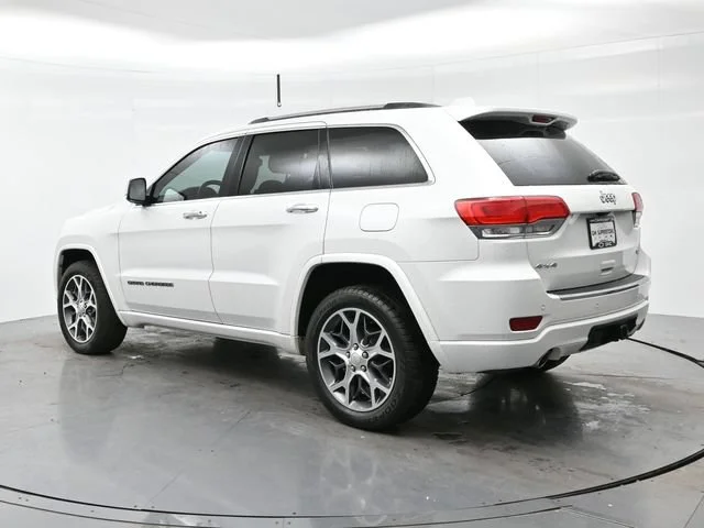 Used 2019 Ivory 3-coat Jeep Overland image 5