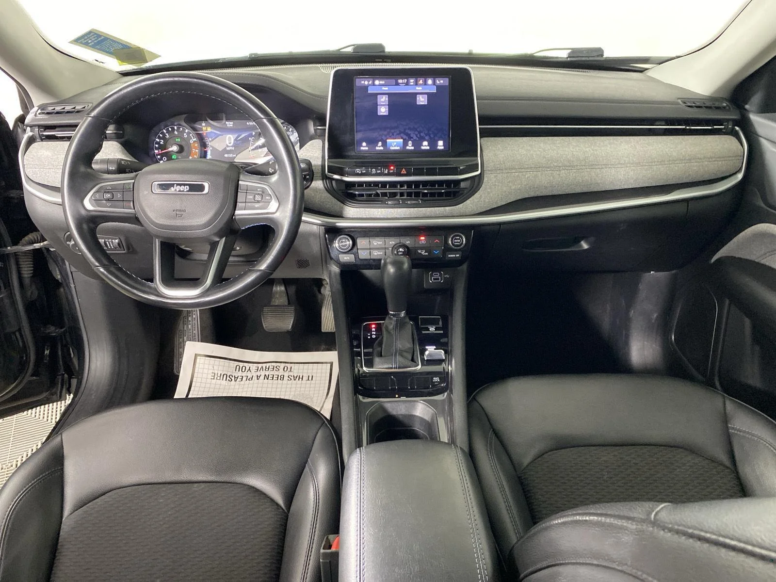 Used 2022 Diamond Black Crystal Pearlcoat Jeep Latitude image 15