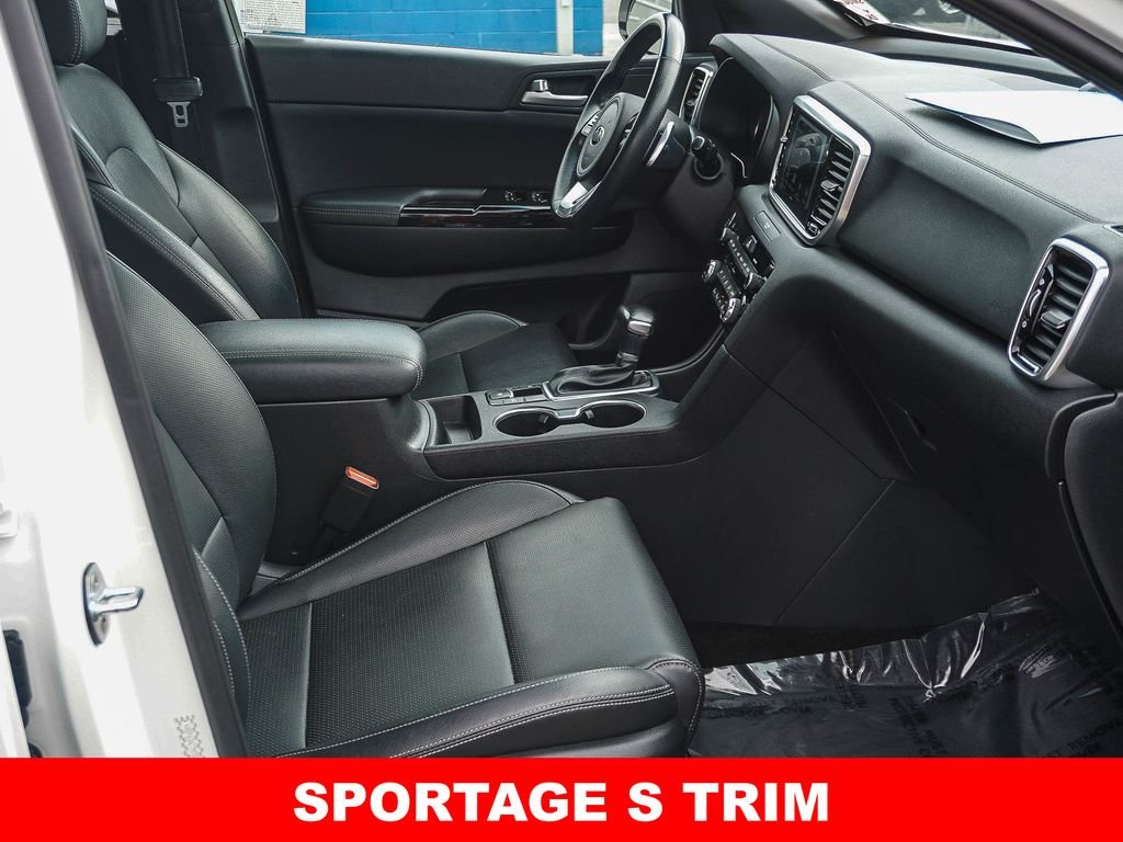 Used 2021 White Kia S image 12