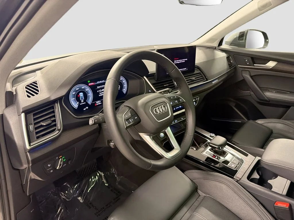 Used 2025  Audi 55 Premium Plus image 4