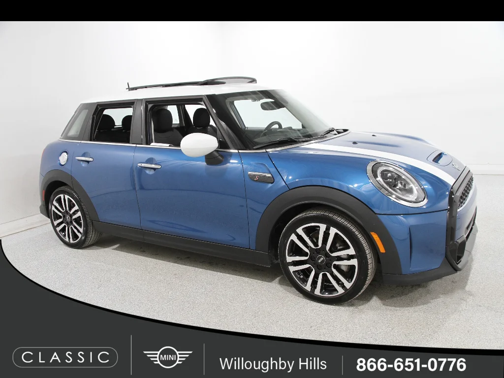 2024 MINI Hardtop Cooper S's photo