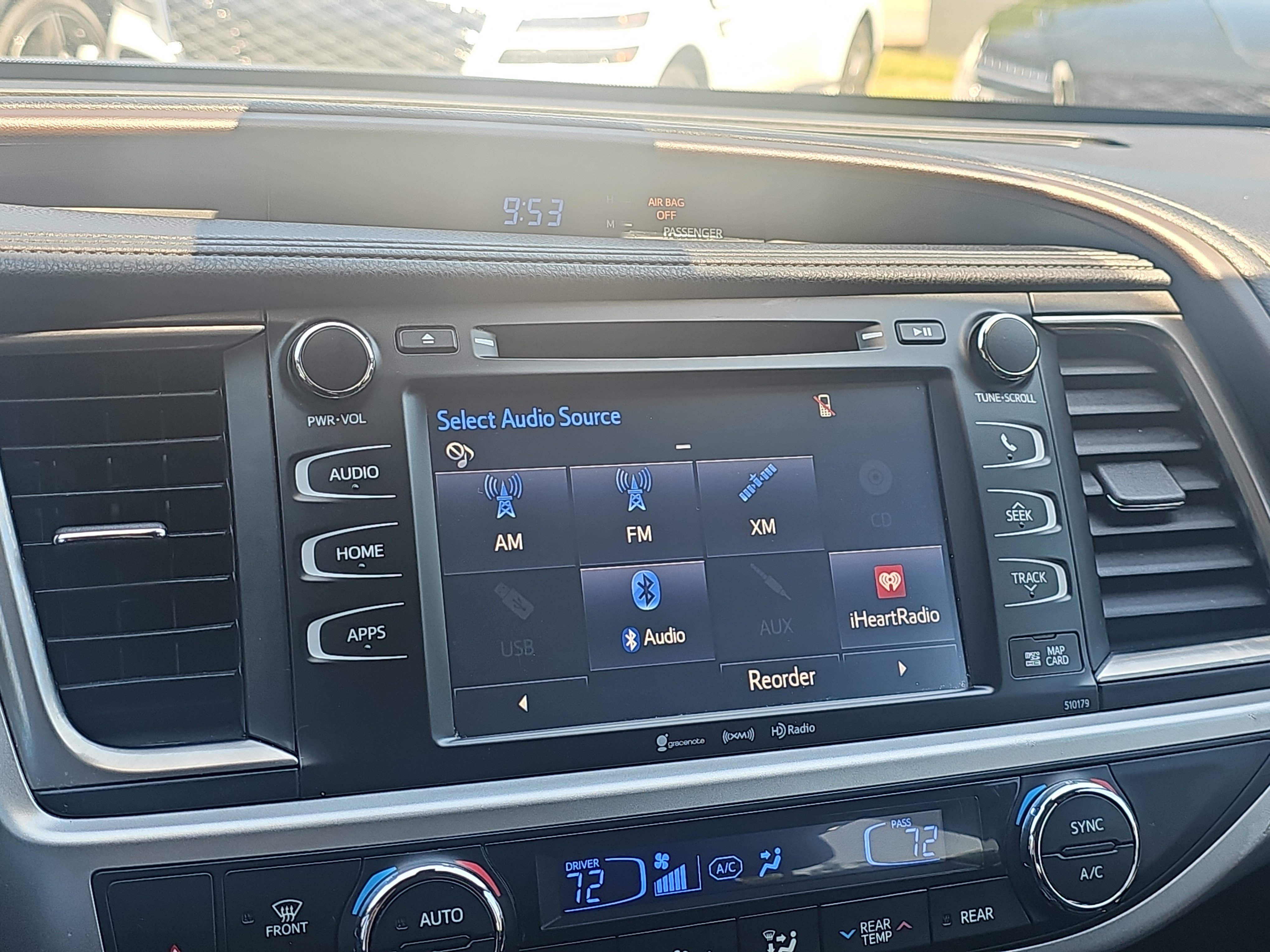 Used 2018 Predawn Gray Mica Toyota XLE image 25