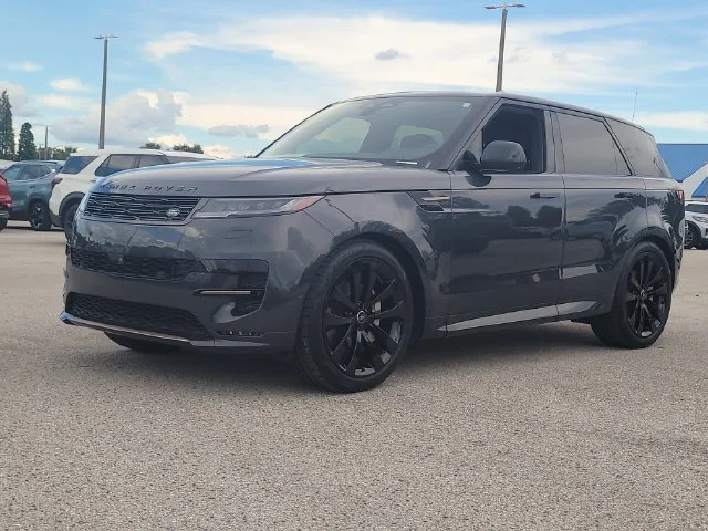 Used 2025 Black Land Rover Dynamic SE image 31