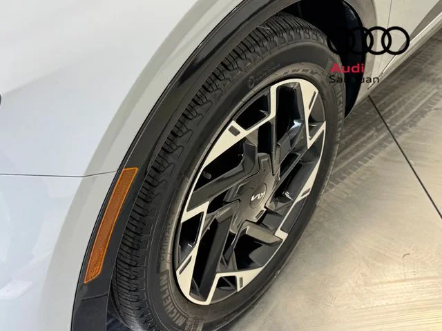 Used 2023 Gray Kia SX-Prestige image 5