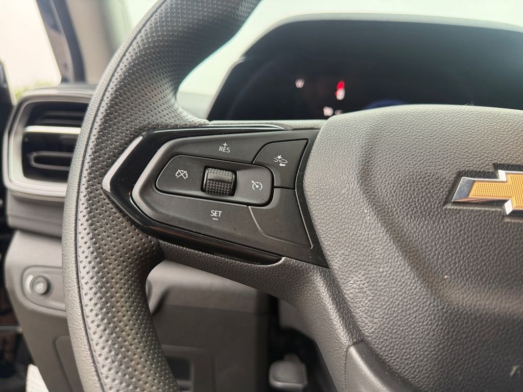 Used 2025 Black Chevrolet LT image 24