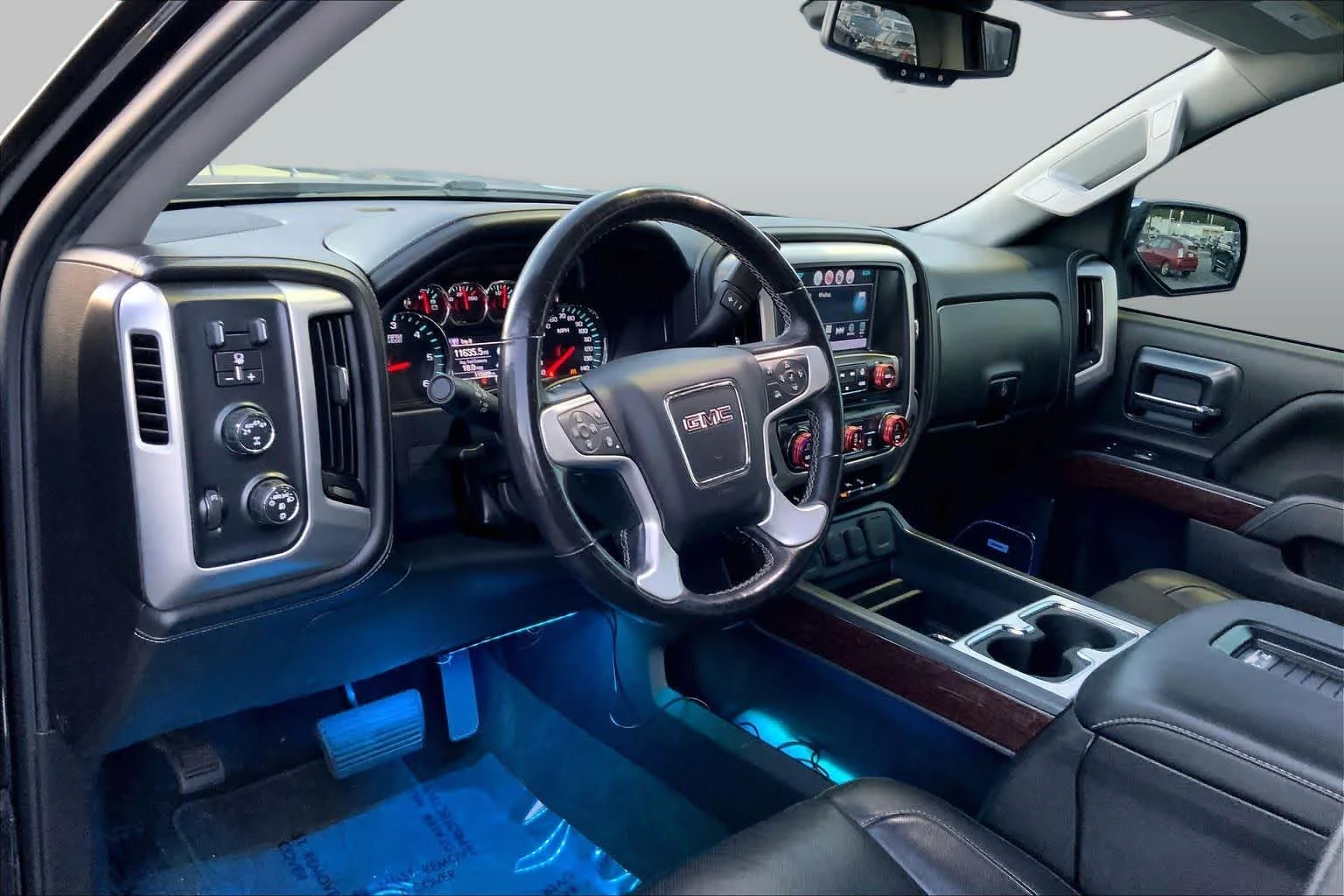 Used 2018 Onyx Black GMC SLT image 17