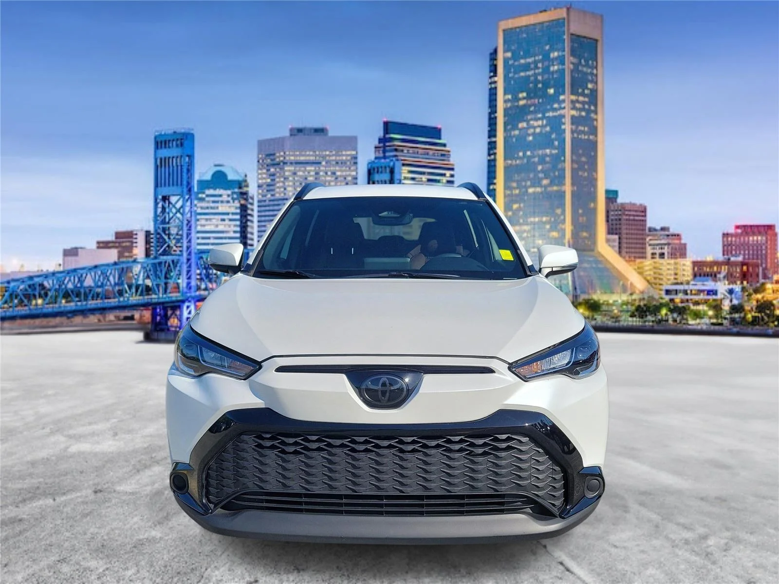 Used 2024 Wind Chill Pearl Toyota Hybrid SE image 5