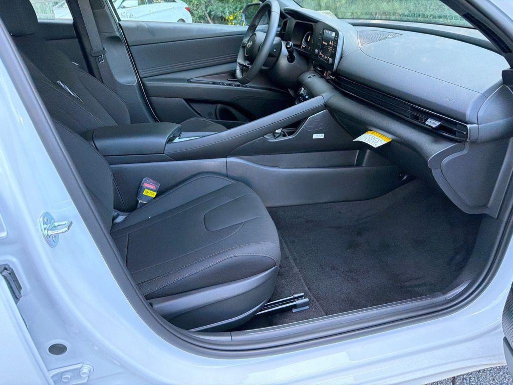New 2026 White Hyundai SEL Sport image 13