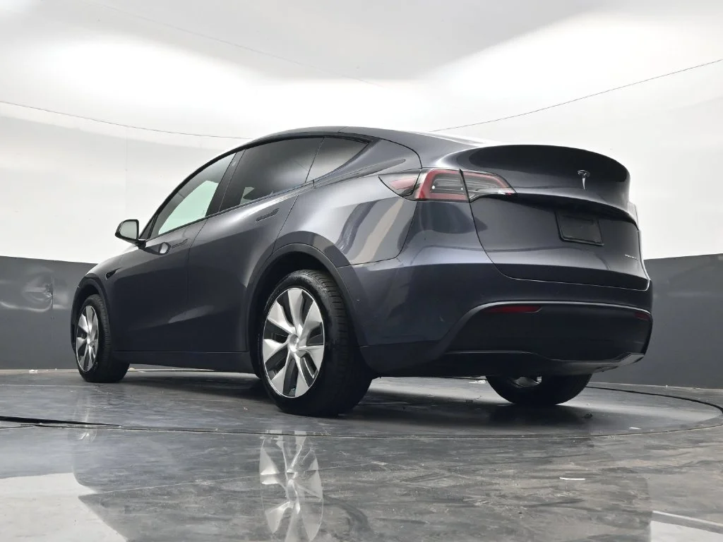 Used 2021 Midnight Silver Metallic Tesla Long Range image 28
