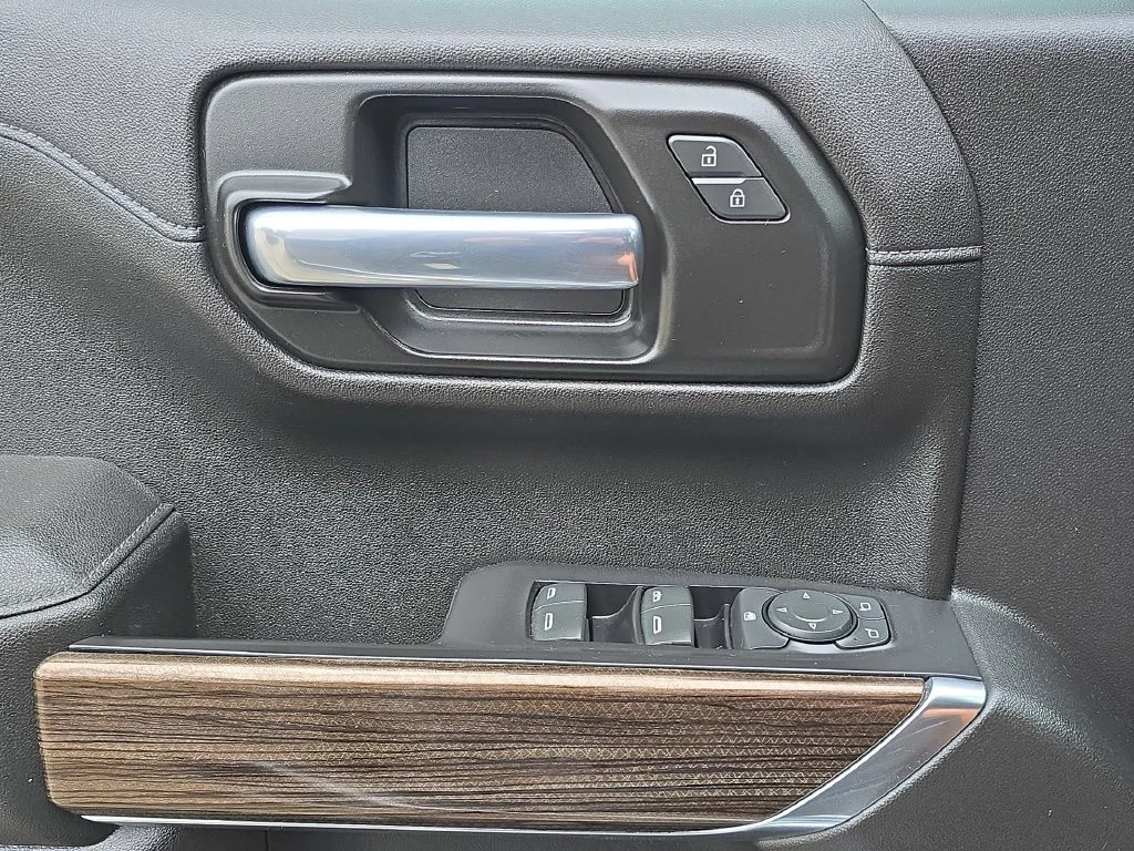 Used 2021 Gray Chevrolet RST image 19