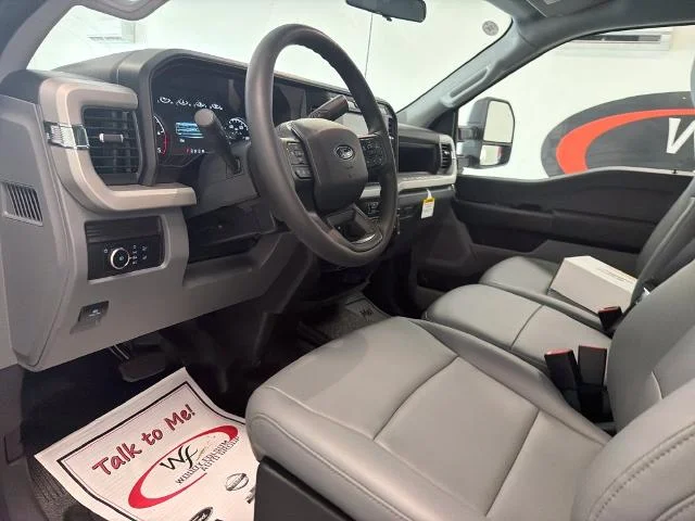 New 2027 Oxford White Ford F-350® XL image 31