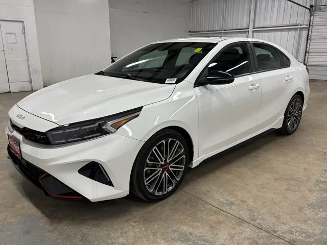 Used 2023 White Kia GT image 3