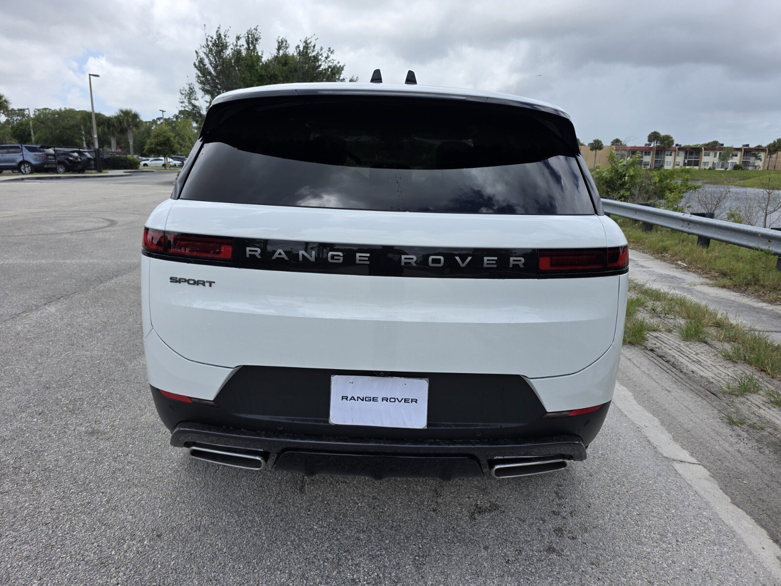 Used 2026 Fuji White Land Rover SE P360 image 6
