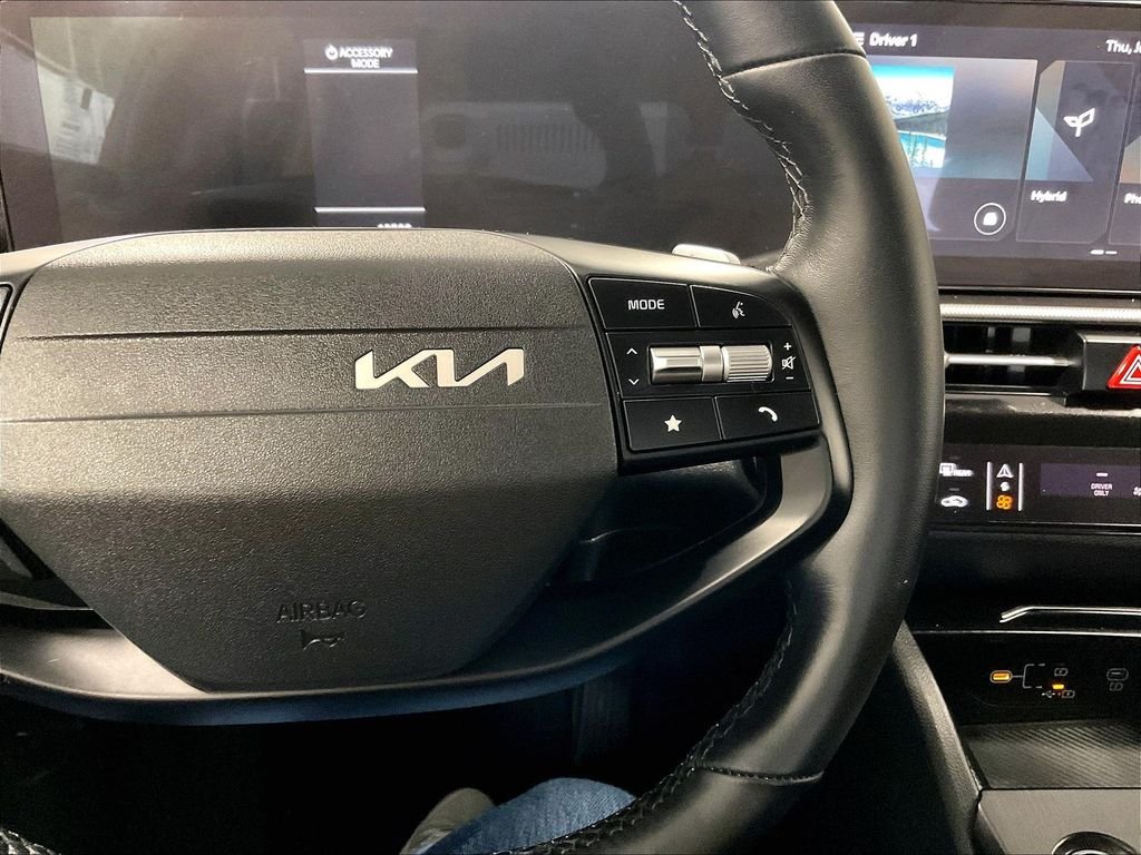 Used 2026 Black Kia LX image 23
