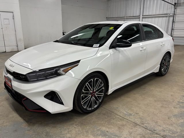 Used 2023 White Kia GT image 3