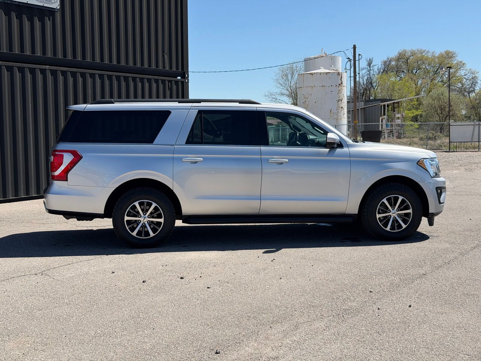View vehicle photo 6