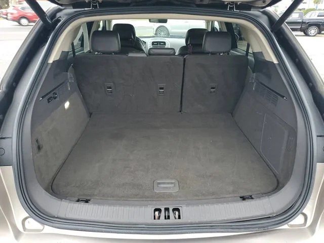 Used 2019 Iced Mocha Prem Lincoln Reserve image 28