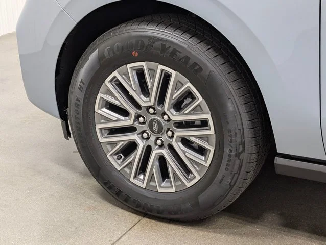 New 2027 Glacier Gray Metallic Tri-Coat Ford Platinum image 36