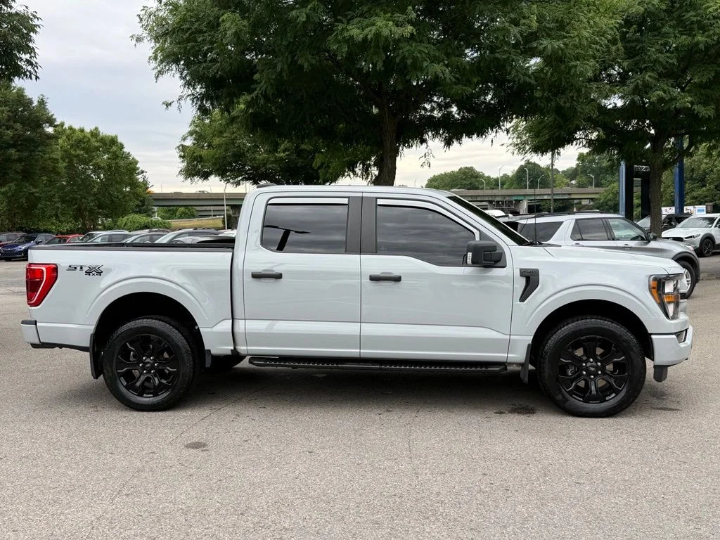 Used 2023 White Ford XL image 11