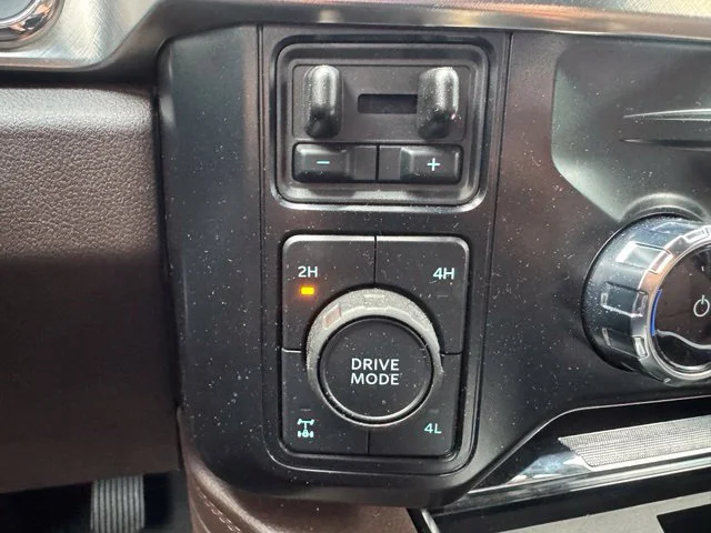 Used 2025 White Ford King Ranch image 29